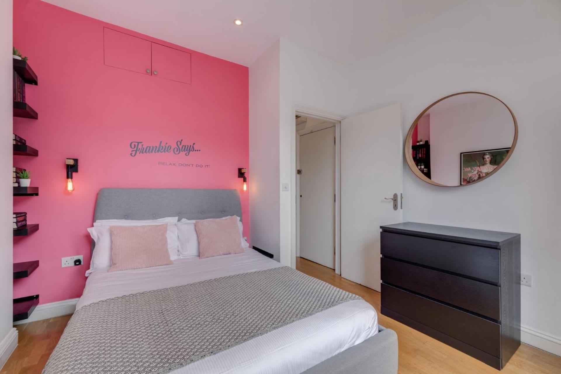 The Lipstick Palace - Fitzrovia - By Frankie Says Apartament *